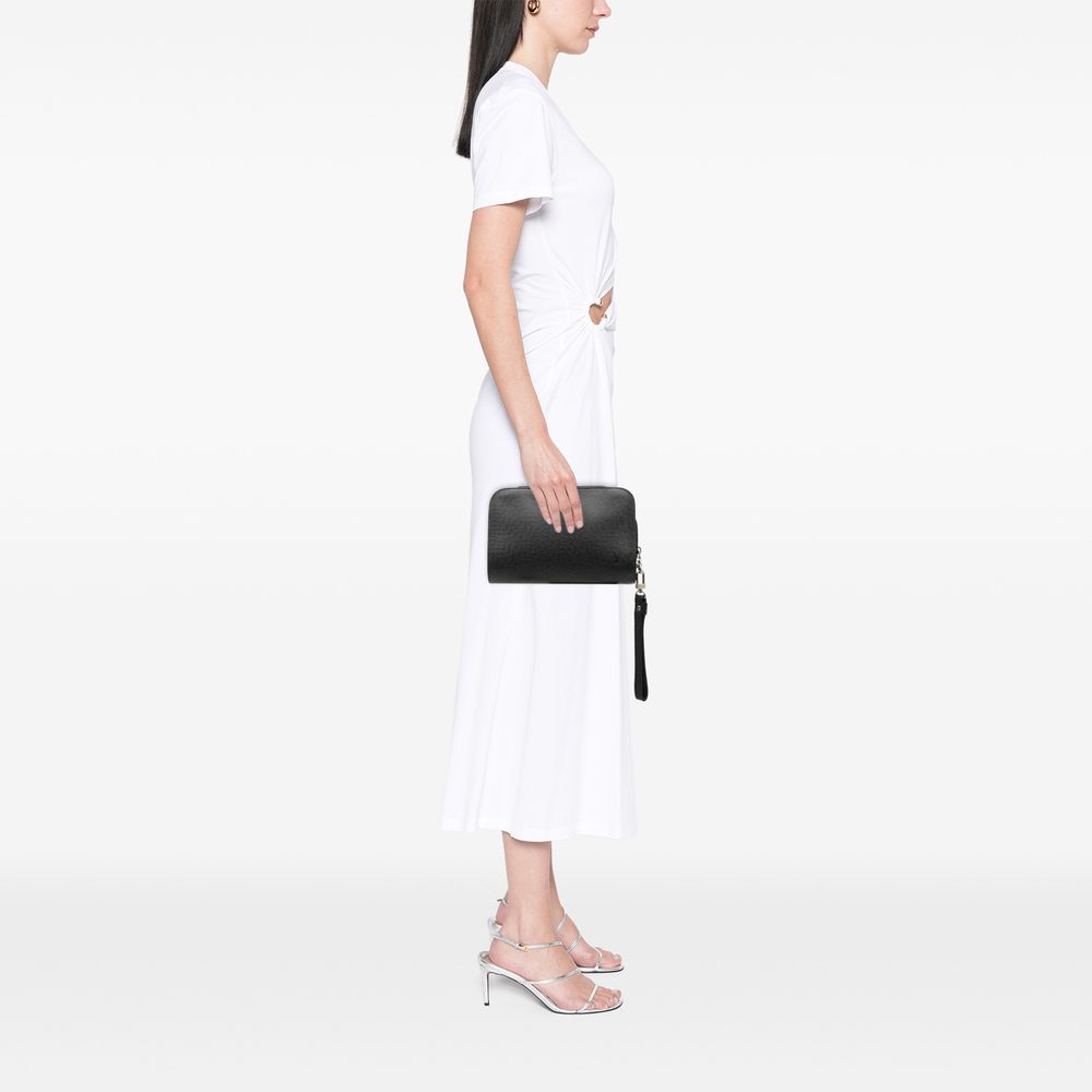 Pre-Loved Louis Vuitton Taiga Pochette Baikal - Picture 7 of 7